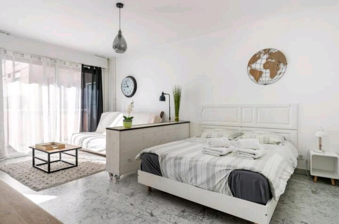 Design Loft Studio Climatise Parking Et Piscine Vallauris Exterior photo