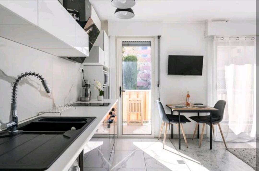 Design Loft Studio Climatise Parking Et Piscine Vallauris Exterior photo